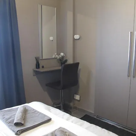 Apartament Flat Grey Marinate In The Mediterranean In Less Than 60s Walk Everywhere Park Free Limassol
